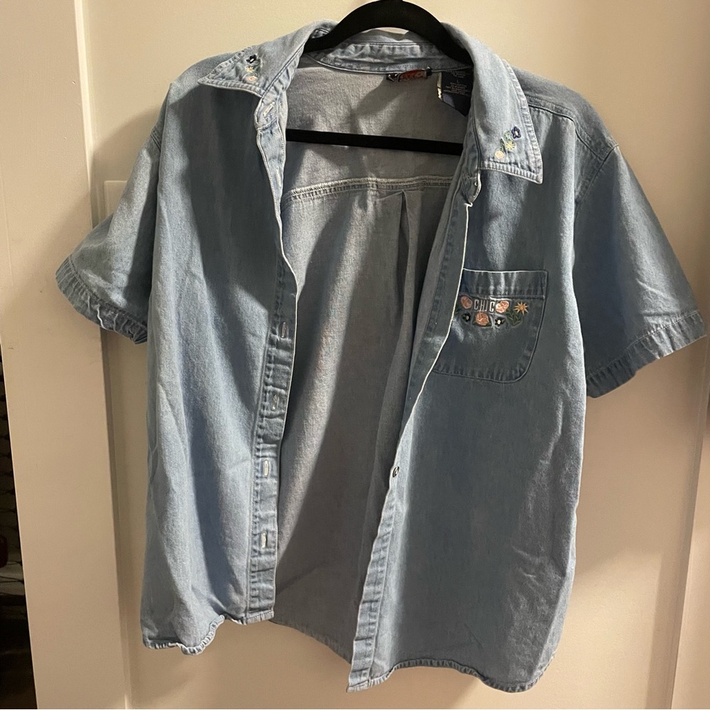 LARGE VINTAGE EMBROIDERED COTTON BUTTON UP TSHIRT